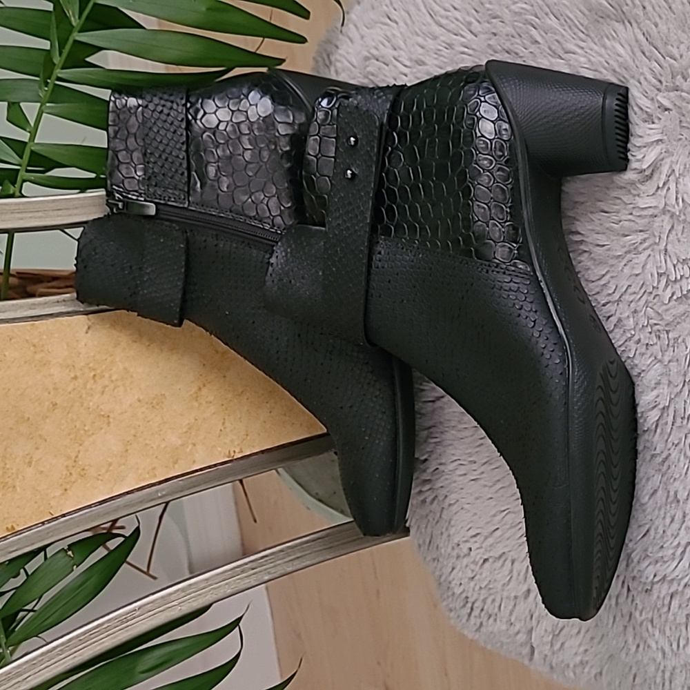 Leather Reptile Print Ankle Booties ❤️